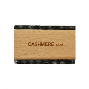 China Wholesale Custom Logo Wooden Cashmere Comb Wooden Portable Cloth Cleaning Brushes Eco Friendly Cashmere Sweater Comb on sale