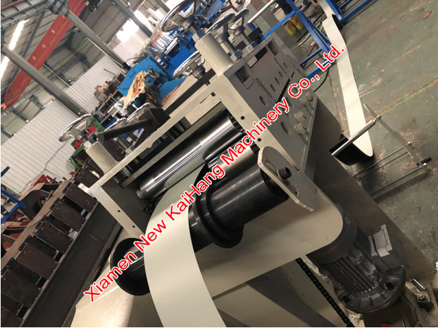 1.5t*300mm Auxiliary Equipment Trim And Flashing Driven Un Coiler Rack With Leveling