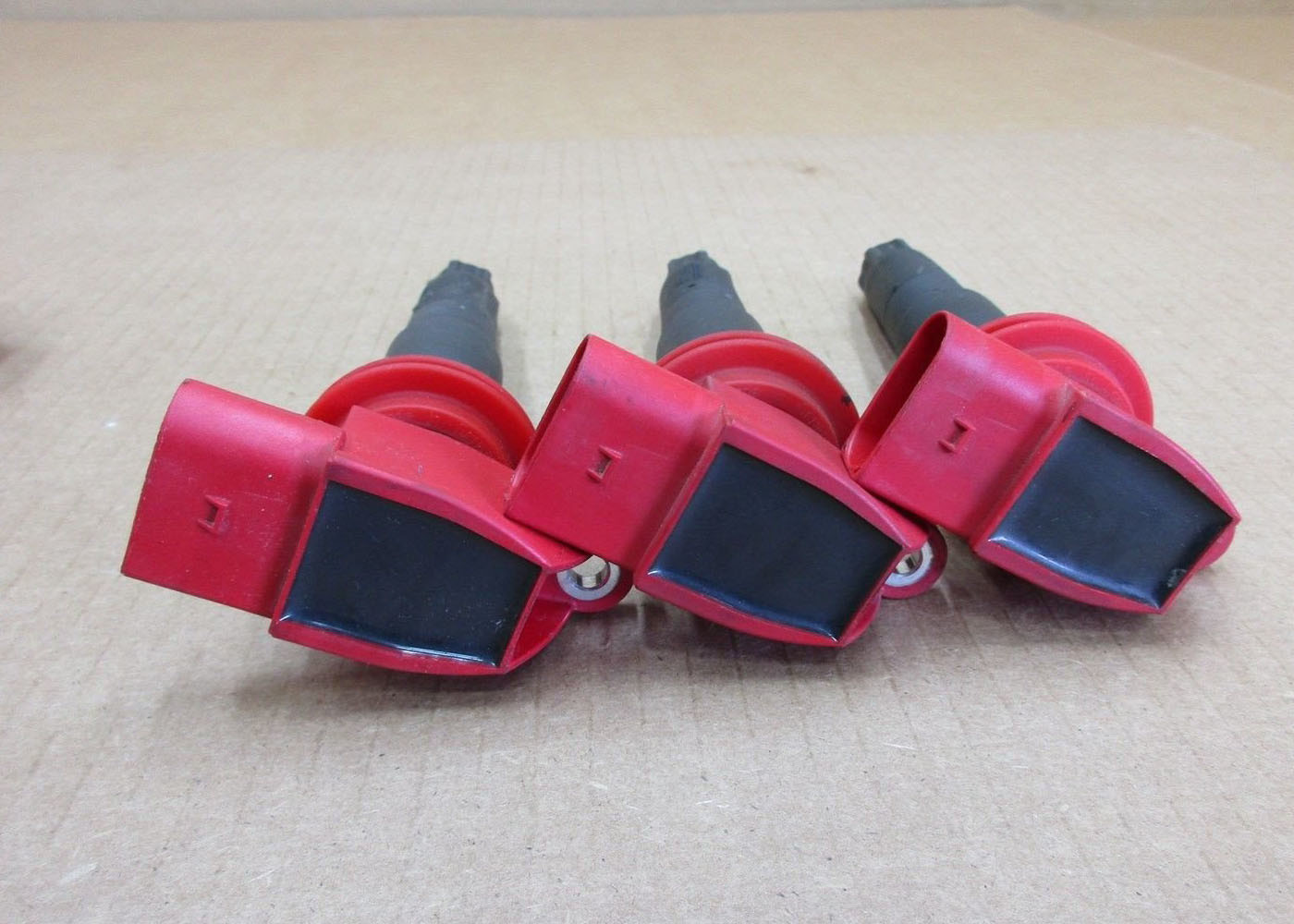 OEM 94860210413 Red Cylinder Ignition Coil For Porsche Engine Accessories