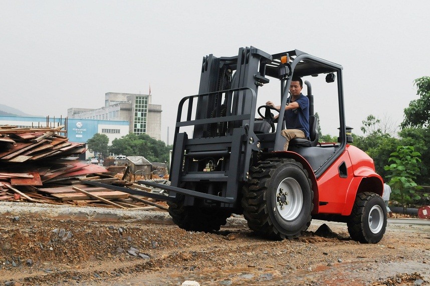 Backhoe Loader FD35 3.5 Ton Rough Terrain Forklift with Japanese Engine and Side Shifter