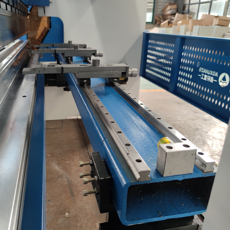 High Pressure Hydraulic CNC Press Brake DA58T Bending Machine With Y1 Y2 X R Crowing Axis