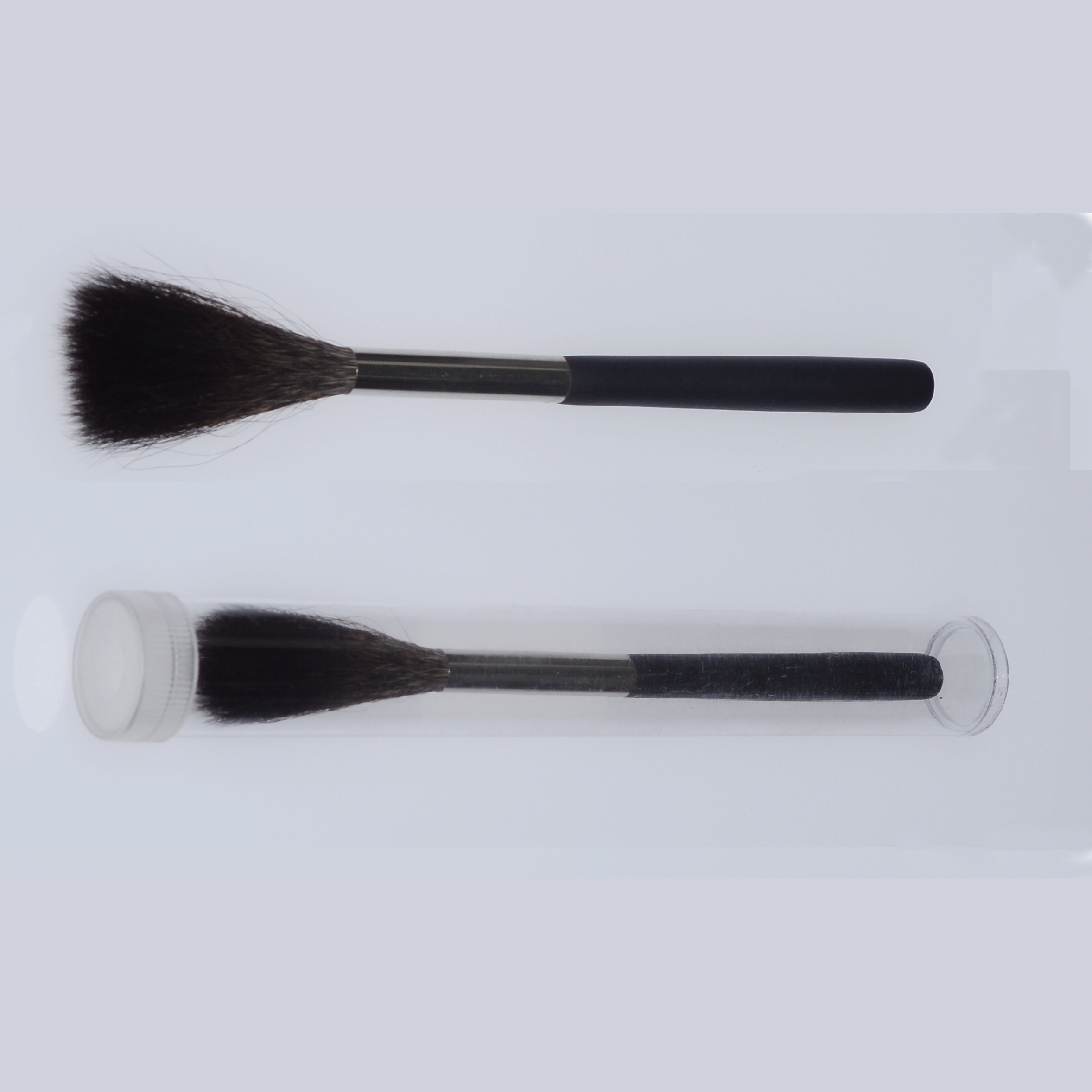 C131 Round squirrel hair brush