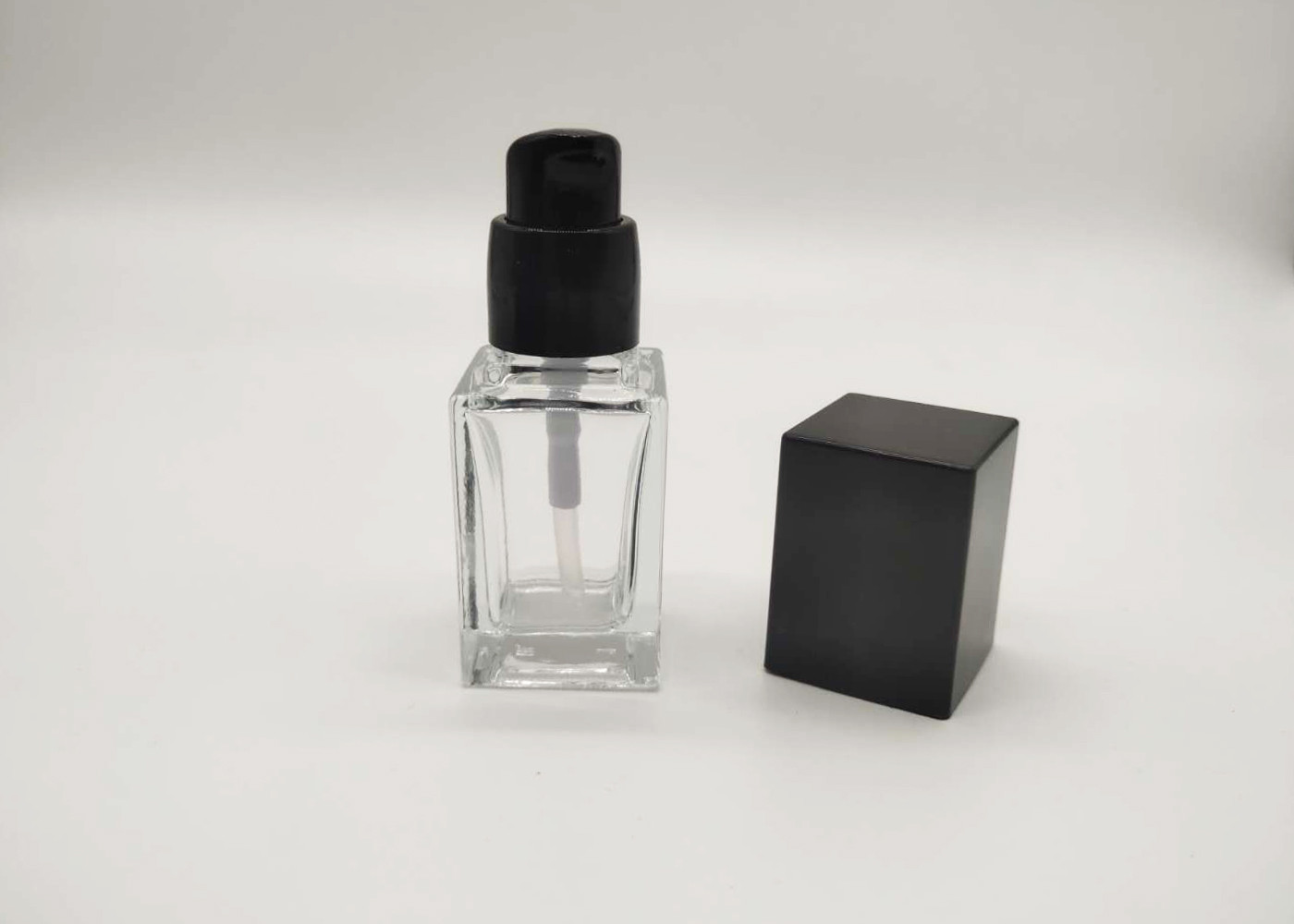 ISO Label Transparent 30ml 50ml Glass Cosmetic Bottles