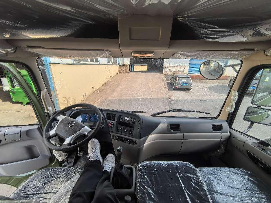 6×6 Cargo Truck Dongfeng New Lorry Truck Off Road Tires SIngle Cabin Cummins Engine Use In Africa