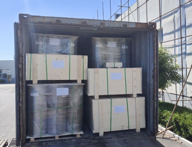 15m 20m 30m Stainless Steel Welded Wire Mesh Used As Poultry Cages Or Fence