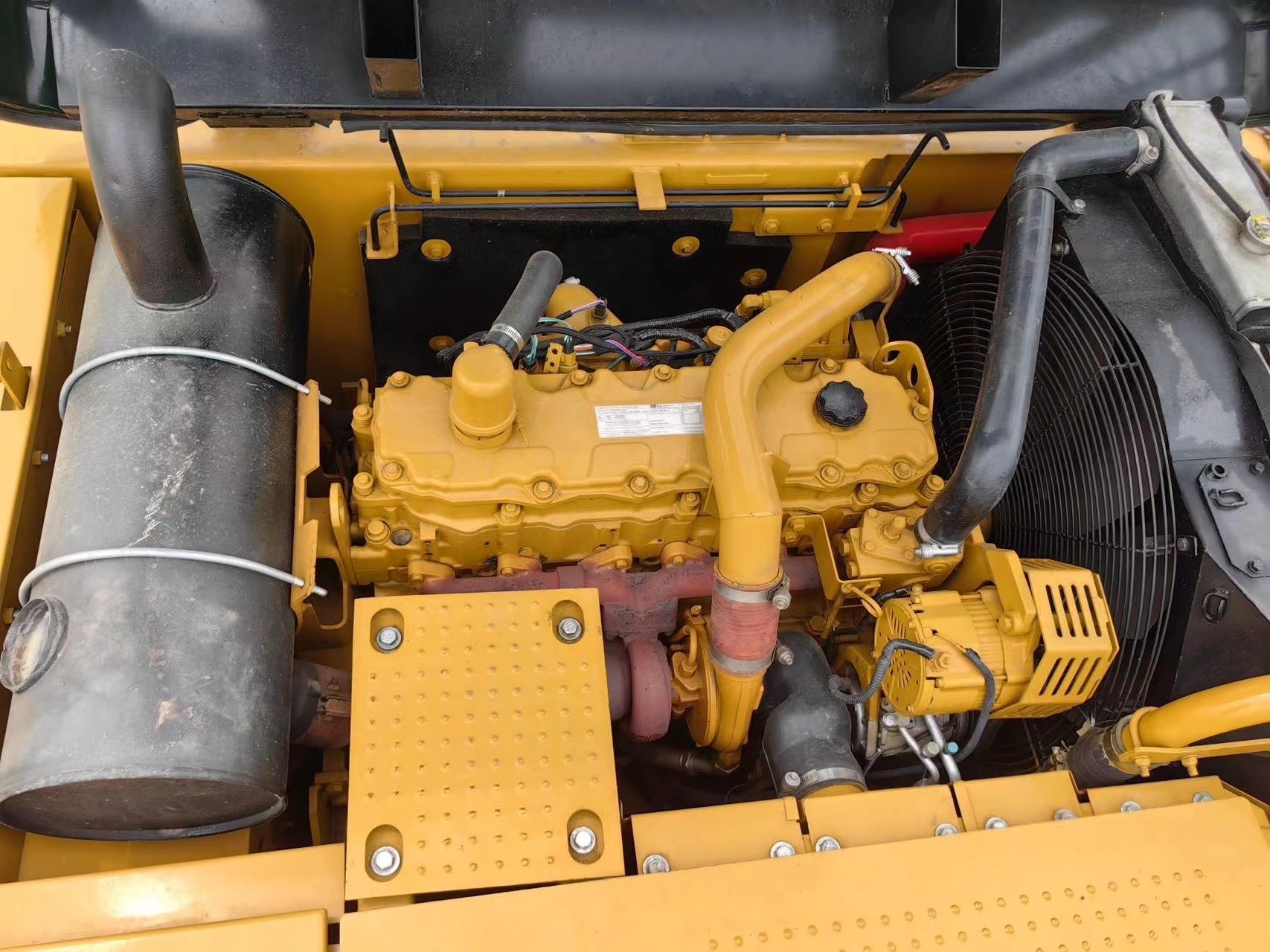 324d2 Used CAT Excavators 24 Ton Low Fuel Consumption 5.5km/H Used Large Excavators