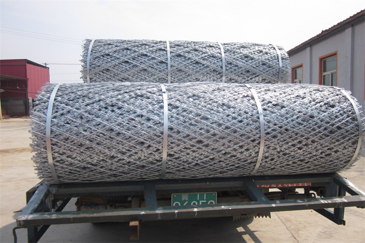 Factory Supply Diamond Galvanized Razor Barbed Fence Mesh For Security