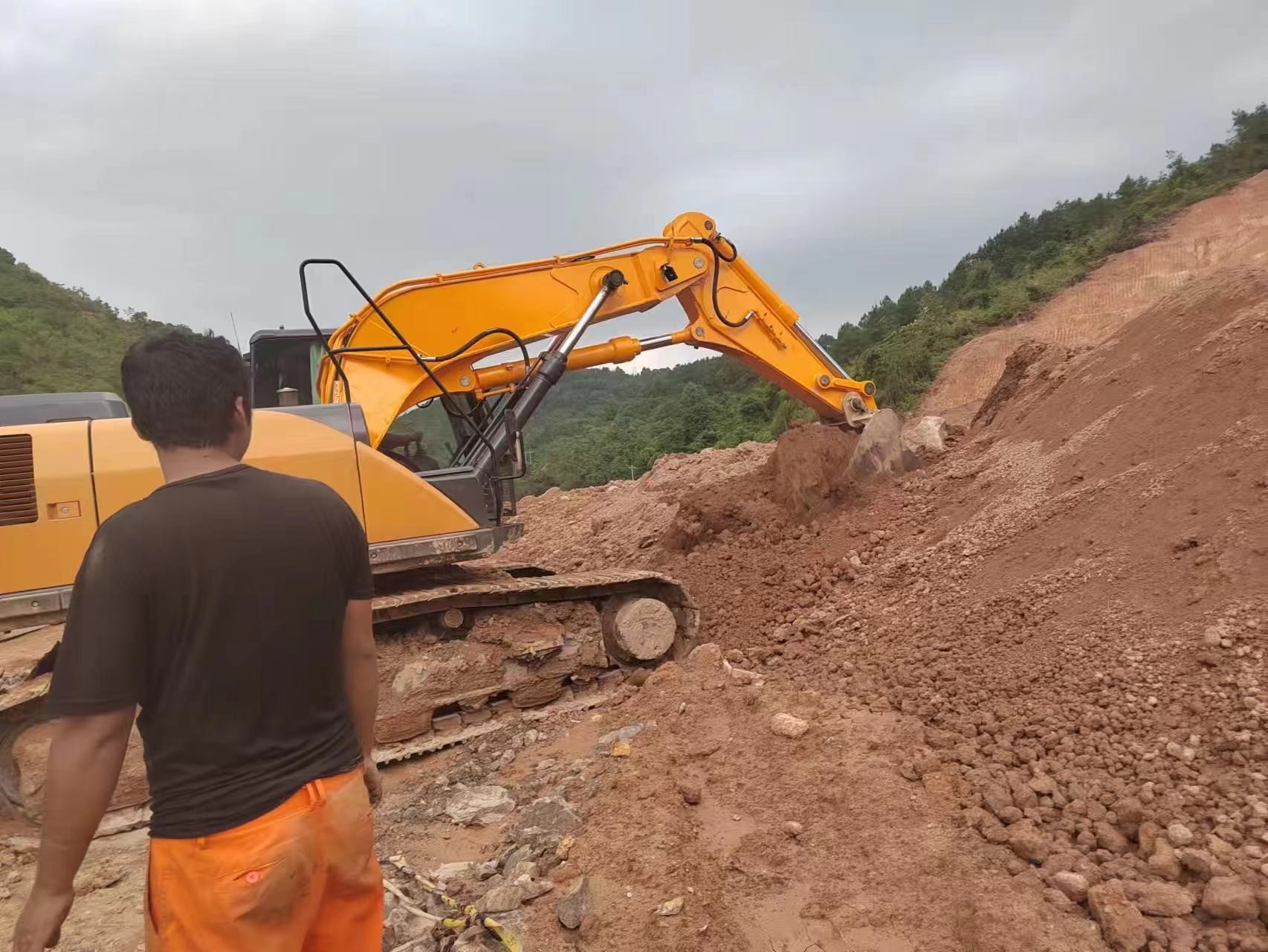 Yellow Short CX210 Excavator Tunnel Boom Q355B Material Durable