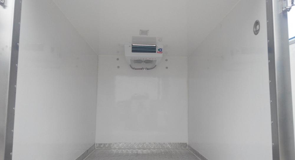 light duty HOWO 5 ton refrigerator truck