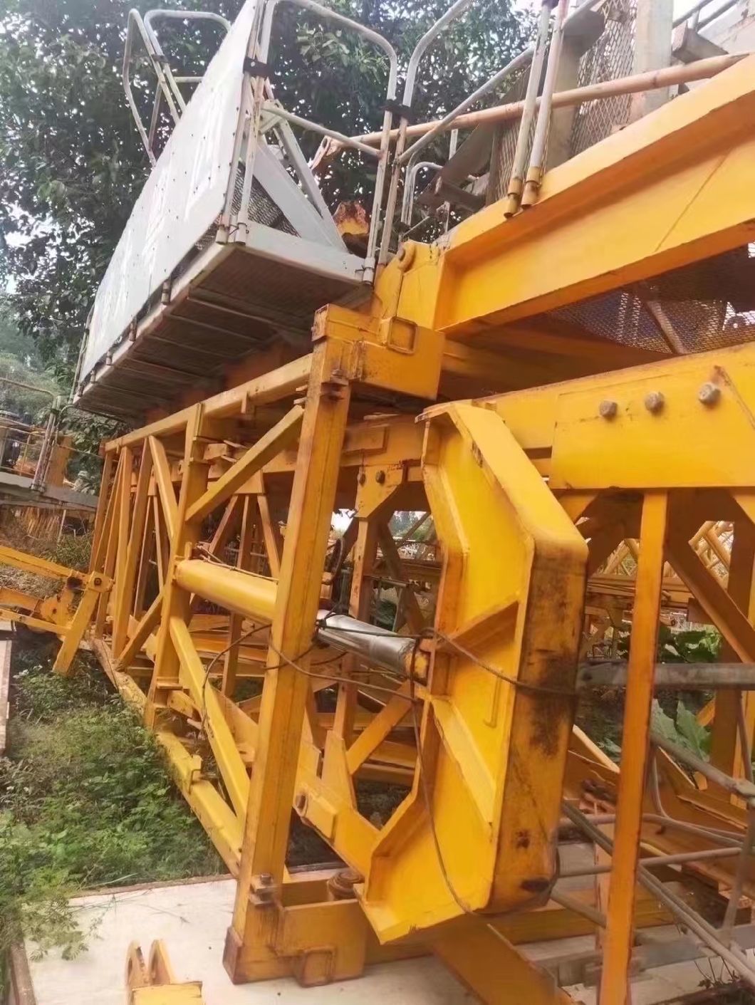 New Year 2019 Used Zoomlion Tower Crane T2020-12e with Dismountable Section