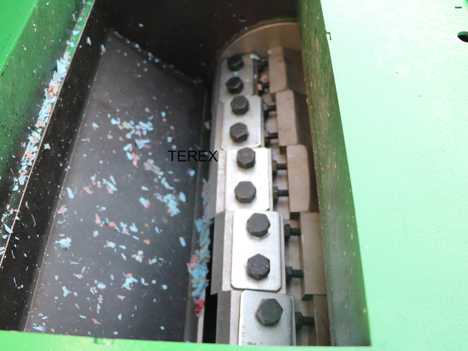 Terex Made Waste Recycling Grinding Hollow Container Plastic Crusher