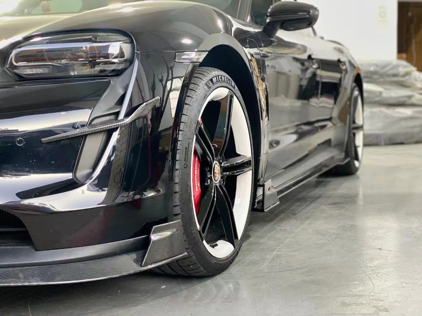 Auto Parts for Porsche Taycan Carbon Fiber Body Kit TAYCAN Upgrade REVOZPORT Style Front Shovel Diffuser Spoiler Body Kit
