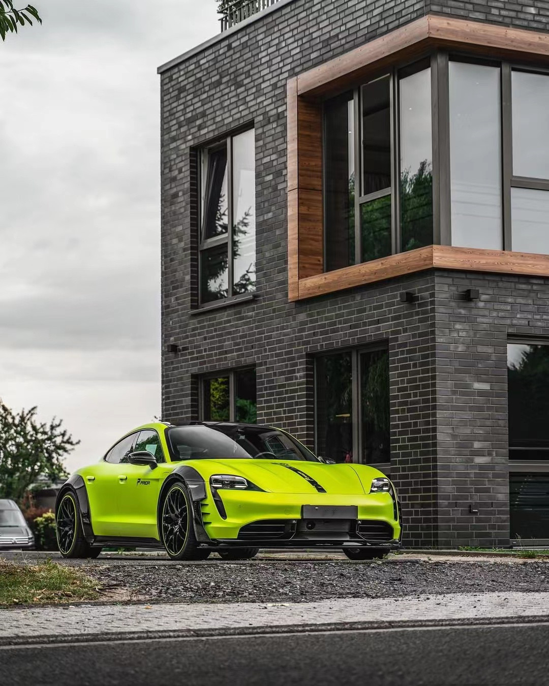 For Porsche Taycan Wide-body Kit Taycan Upgrades PD-style Carbon Fiber Front Lip Diffuser Spoiler Side Skirt Wheel Arch