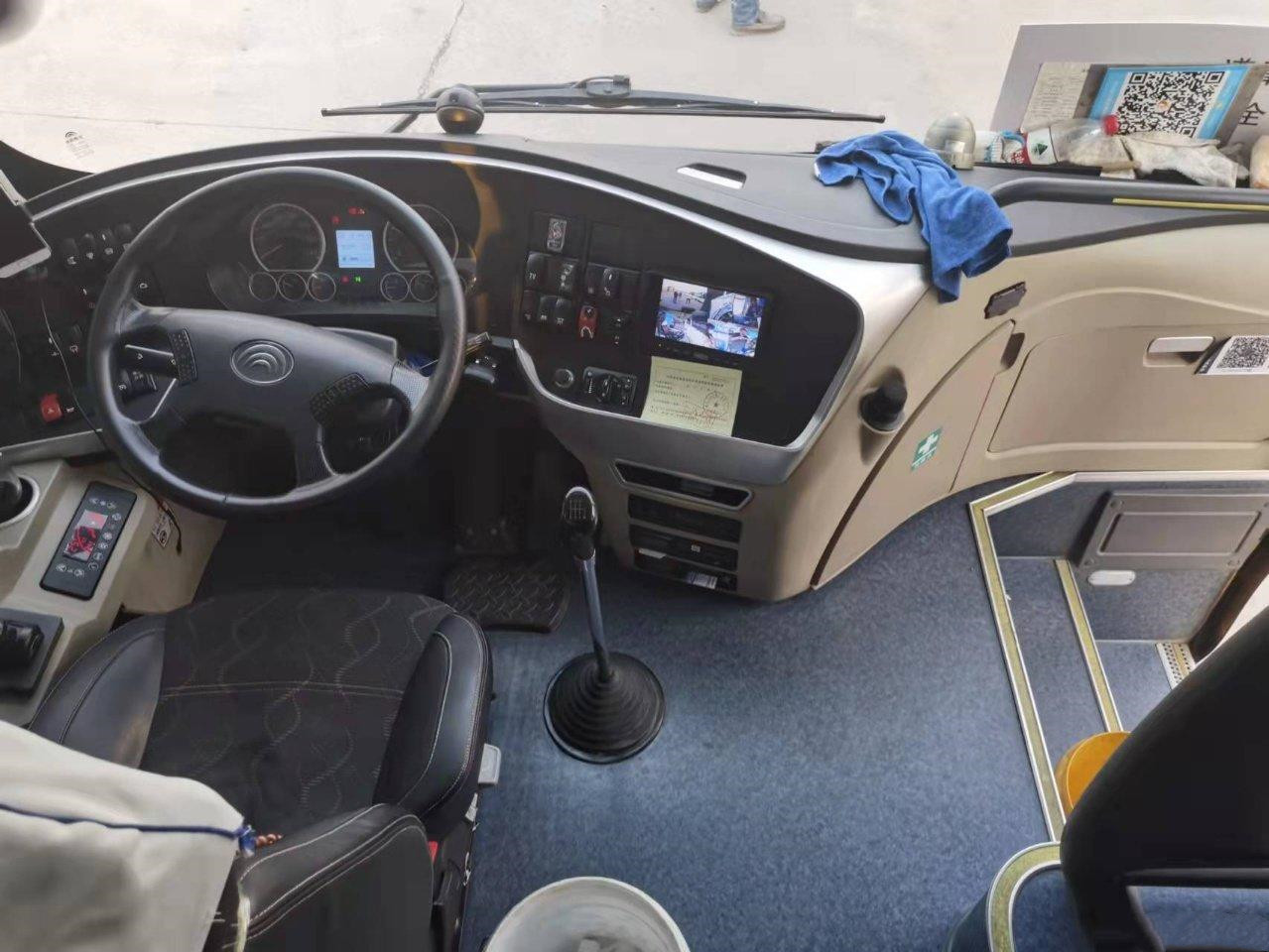 34 Passenger Bus ZK6816 China Mini Bus Buses And Coaches Luxury Airbag chassis 147kw
