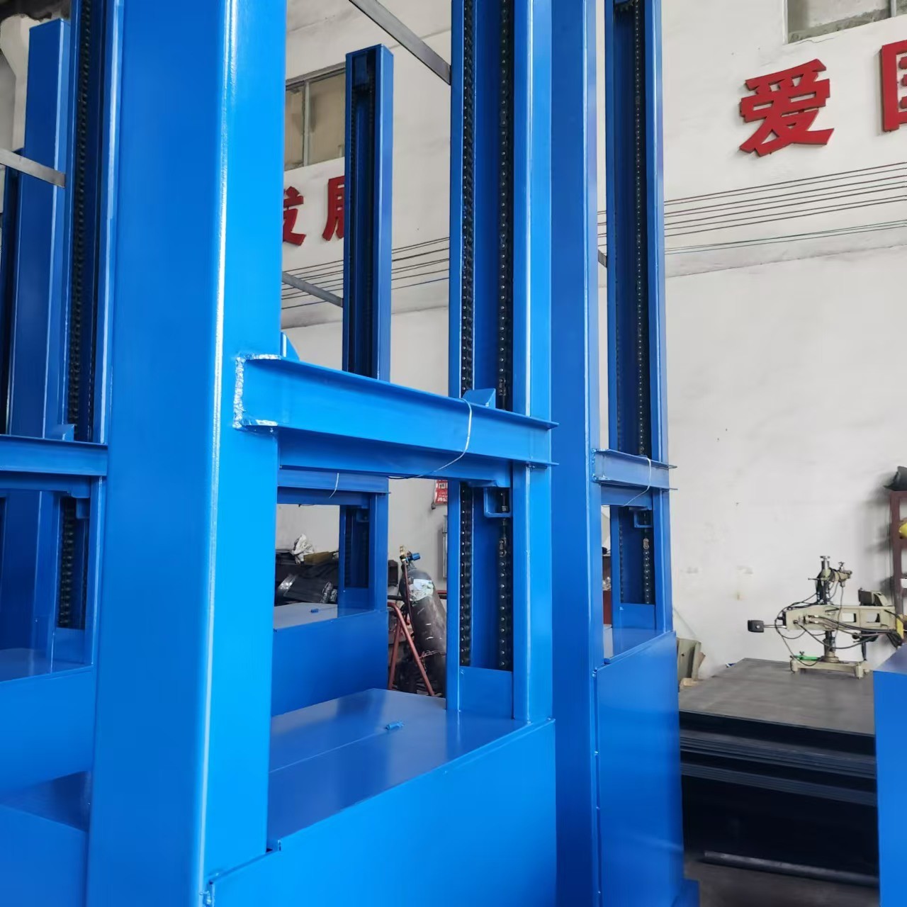 High IntensitySteel Mast Material Loading Elevator