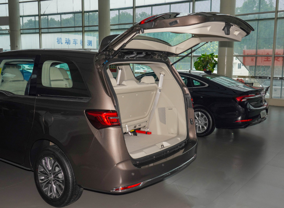 Buick Minivan MPV 7 Seater For Business Reception Family Travel