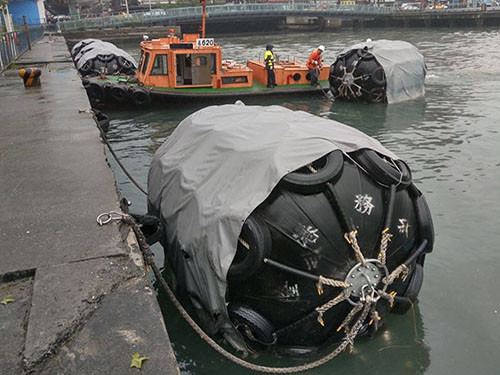 6500mm 50KPa 80KPa Inflatable Fenders For Boats Wharf Ship Protection
