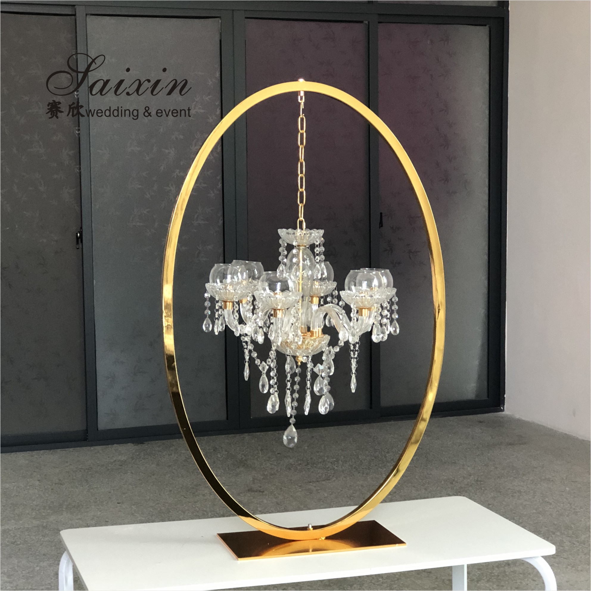 Saixin custom black metal frame with hanging chandelier candle holder for wedding tables centerpiece
