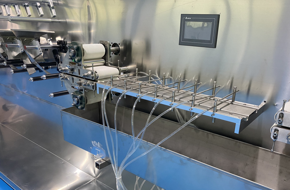 250-350 Cut/Min High Speed Wet Wipe Making Machine 220v Full Automatic Packing Line