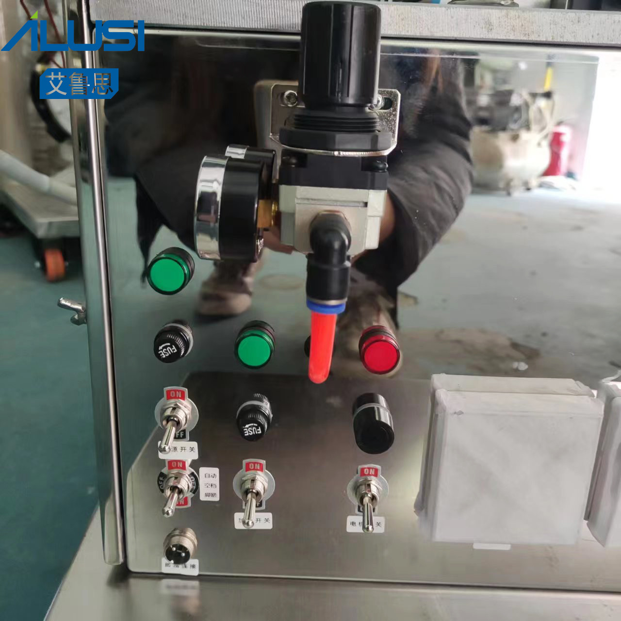 Lipstick Lip Gloss Tube Heating Filling Machine Semi Automatic 16000BPH