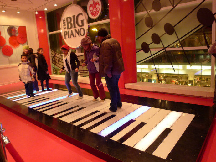 DJ Equipment Decoration Interactive Auto and Output Music Control Piano LED Dance Floor