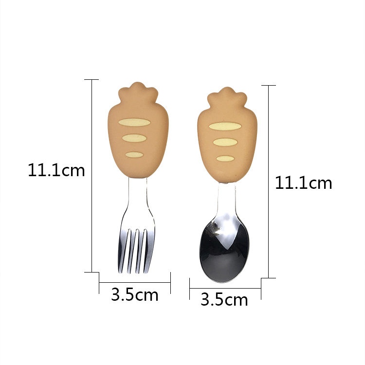 7 Pieces Silicone Baby Feeding Set Carrot Shape Dining Table Mat Suction Cup