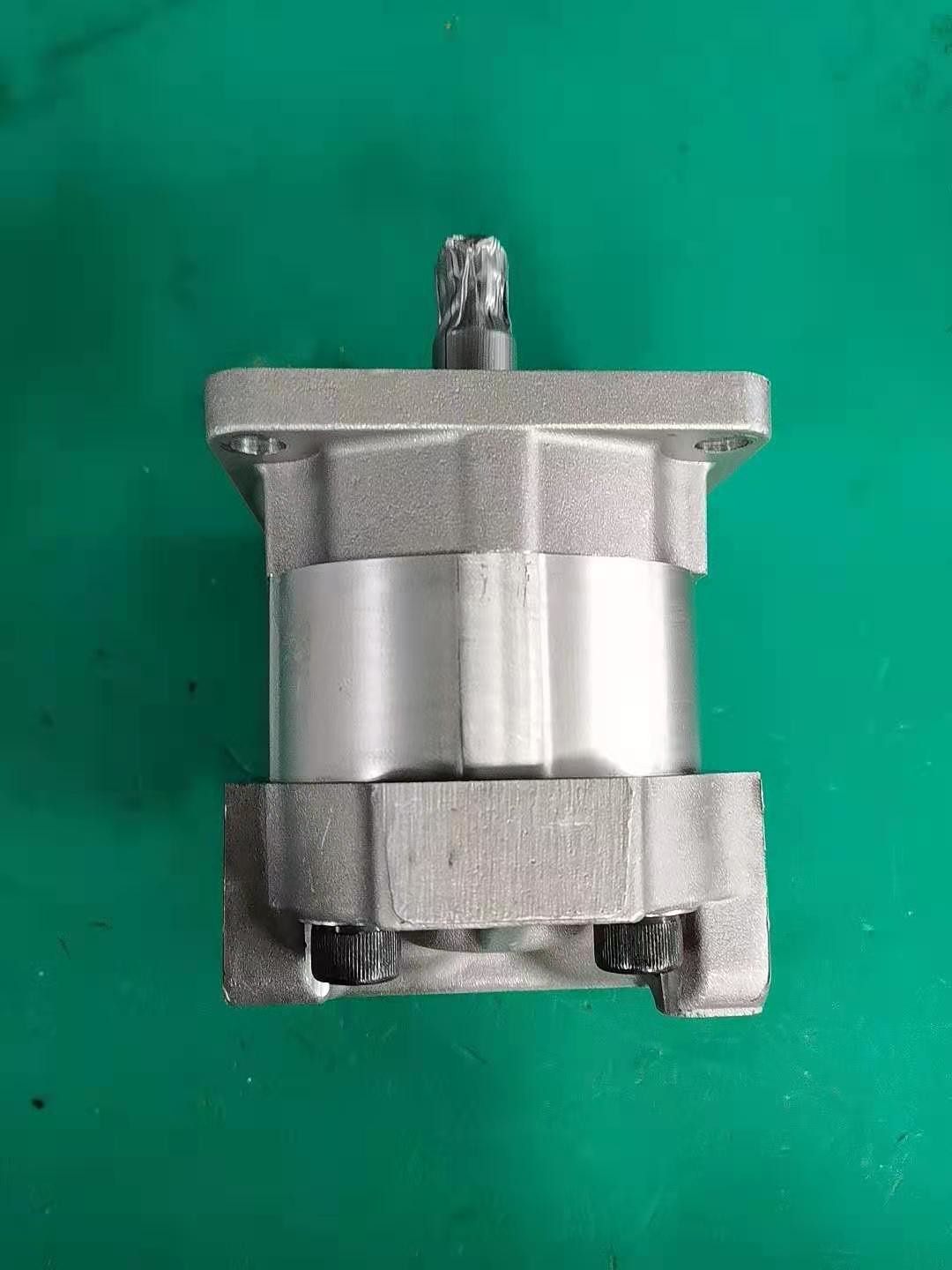 705-22-28310 Komatsu Gear Pump Trucks HD465 HD605 Weight: 4.592 kgs