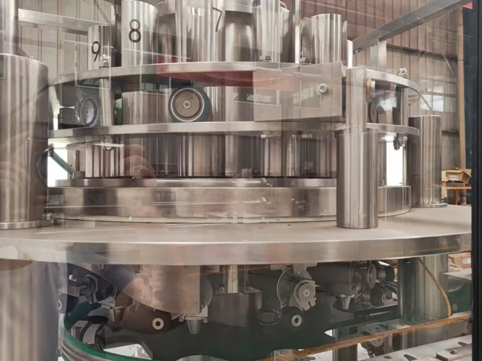 380V 50Hz Automatic Can Filling Machine 3500Kg for beverage / drink Filling