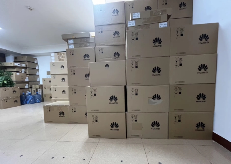 32K MAC Address Table 10/100/1000Mbps Transmission Rate S5731-S24P4X PoE Network Switch for Customer Requirements