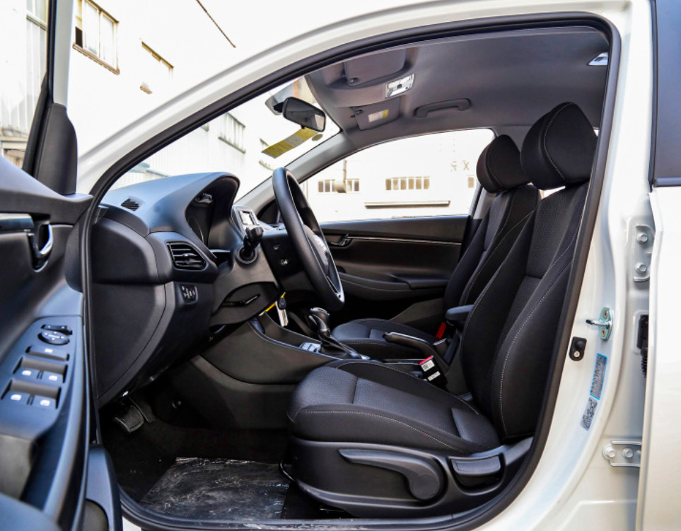 Hyundai Celesta 2020 Auto GL Version 4 Door 5 Seats 1.6T Second Hand Car Gasoline