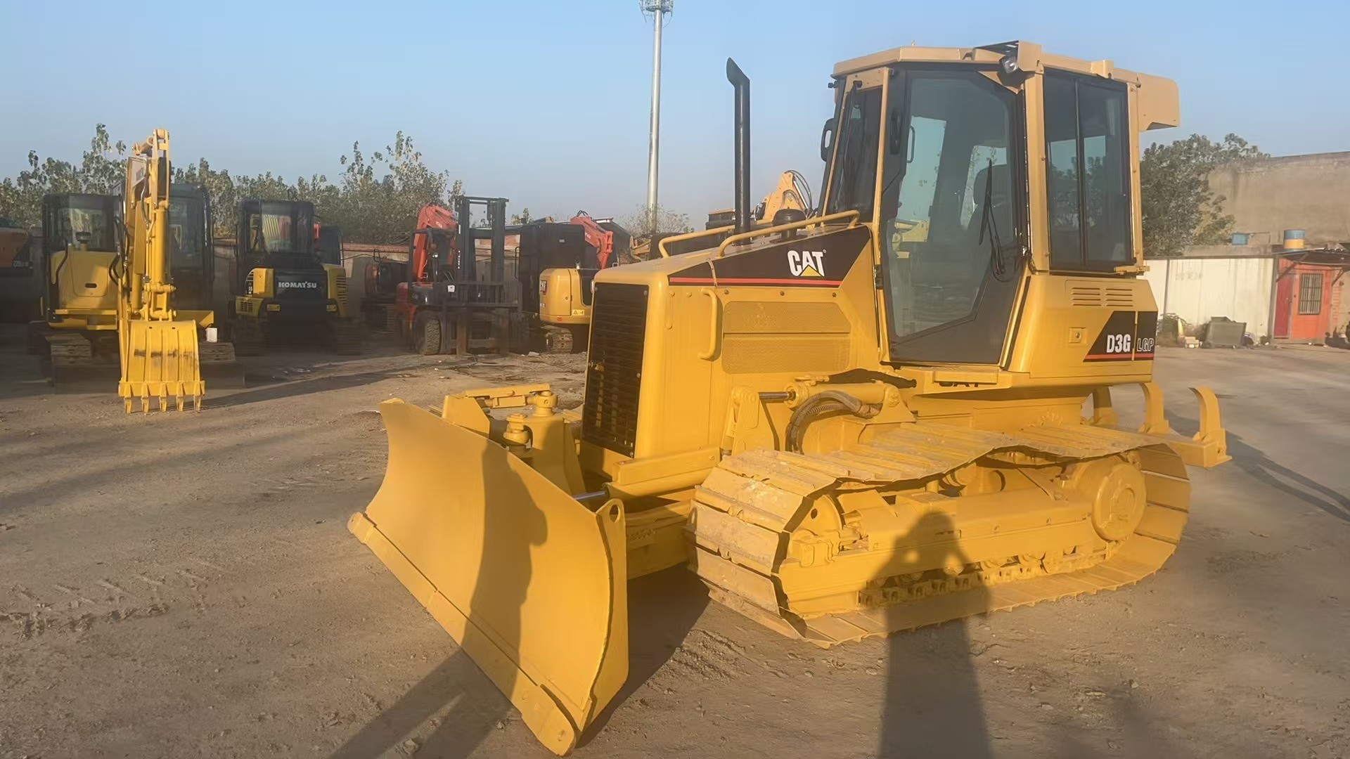 Original Brand Used CAT D3G Bulldozer 7 Ton Mahcine With 1.52 M3 Dozing Capacity
