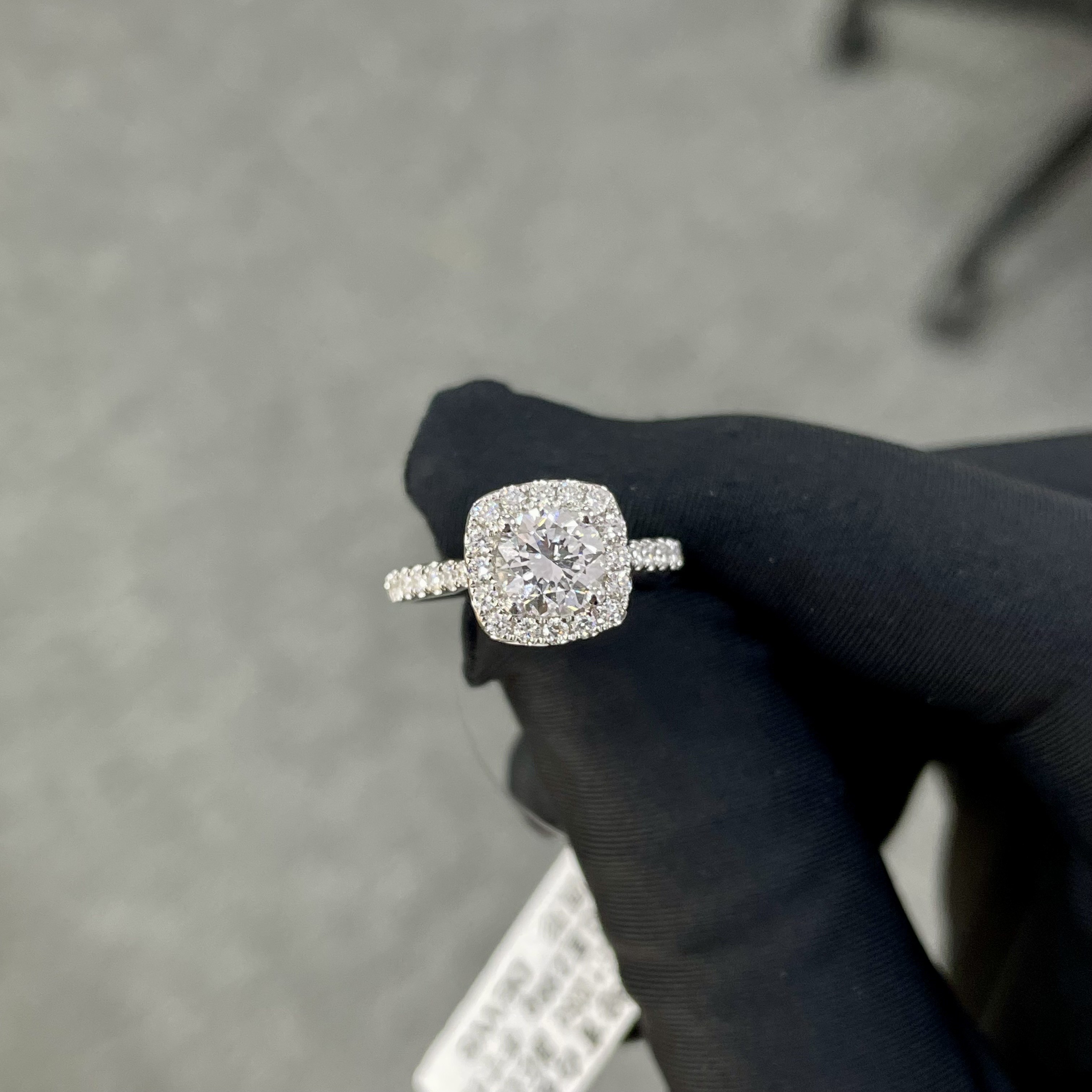 1.008ct Round D/E VVS CVD White Diamond Ring Lab Grown Diamond Rings with IGI Certification
