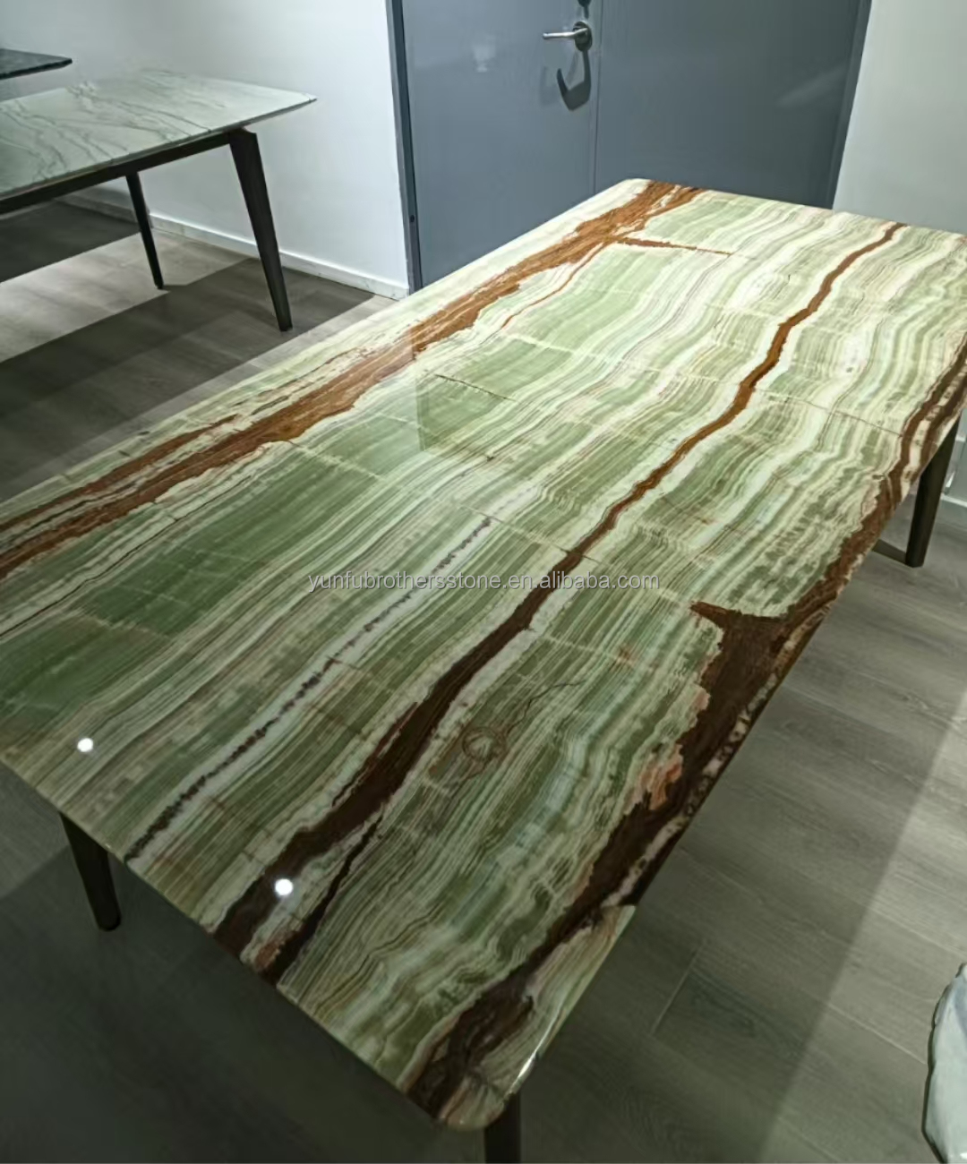 Polished Surface Finishing Pakistan Bamboo Onyx Marble Slabs for Table Modern Design Style