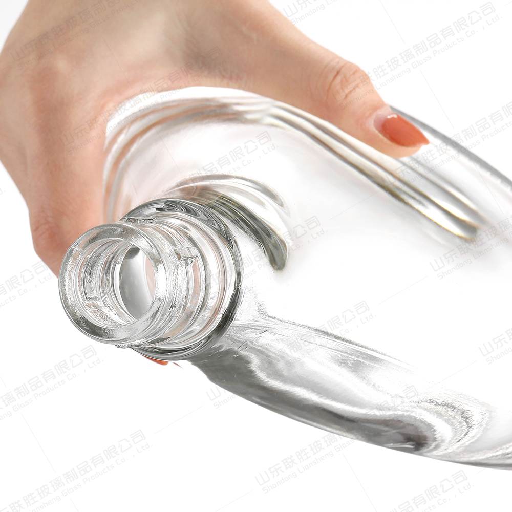 Clear Glass Liquor Bottle With Corking OEM/ODM Acceptable 375ml 500ml 750ml Whisky Bottle
