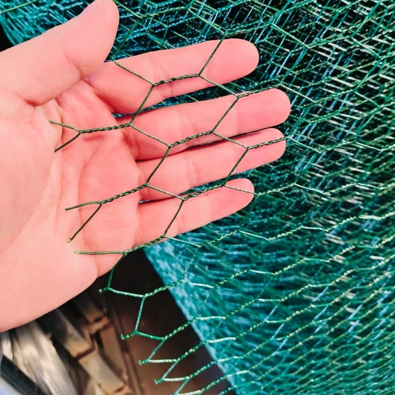 Quality Hot Dipped Galvanized Hexagonal Chicken Wire Mesh Weaving Netting Fence 25m 30m 50m Length for sale