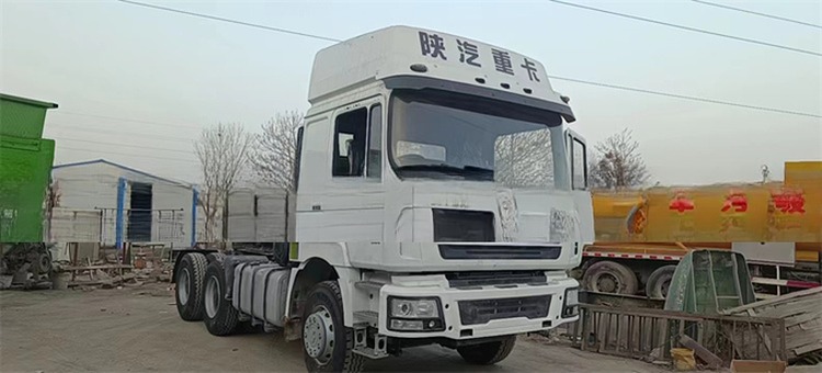 Second Hand Shacman 6 X 4 ADE X3000 With Normal Driver's Seat And Manual Transmission
