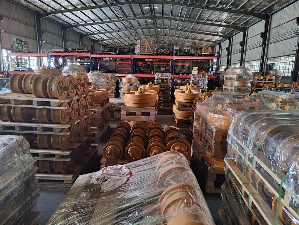 PC200 E320 D6D D85 D7G D65 EC210 Excavator Track Roller and Lower Roller for Roller Track