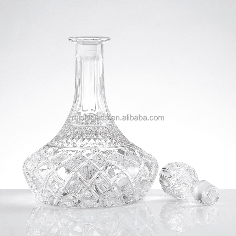 Hot Stamping Top Grade Embossed Whisky Glass Bottle for Luxury Spirits Packaging