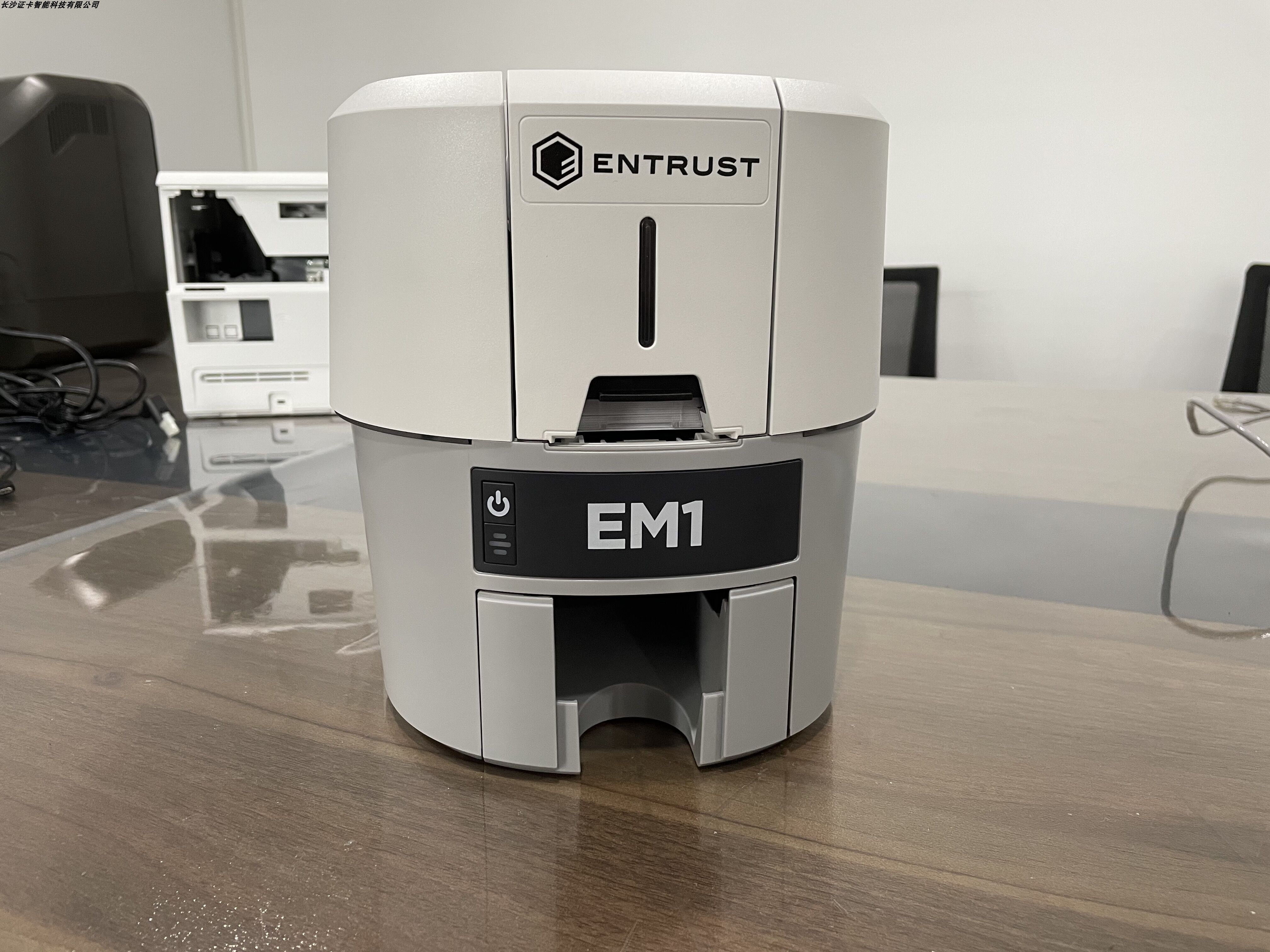 1- Entrust DATACARD Sig ma EM1 Direct to Card Thermal Printer Fast Printing Speed