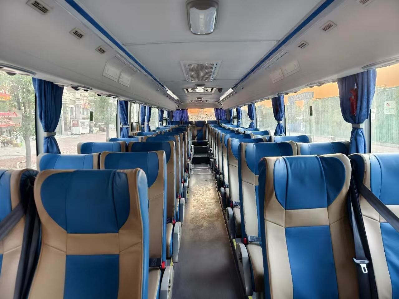 Used Yutong Bus 50 Seats 2021 Year Tour Bus ZK6119 Air Conditioner Shuttle Bus For Worker
