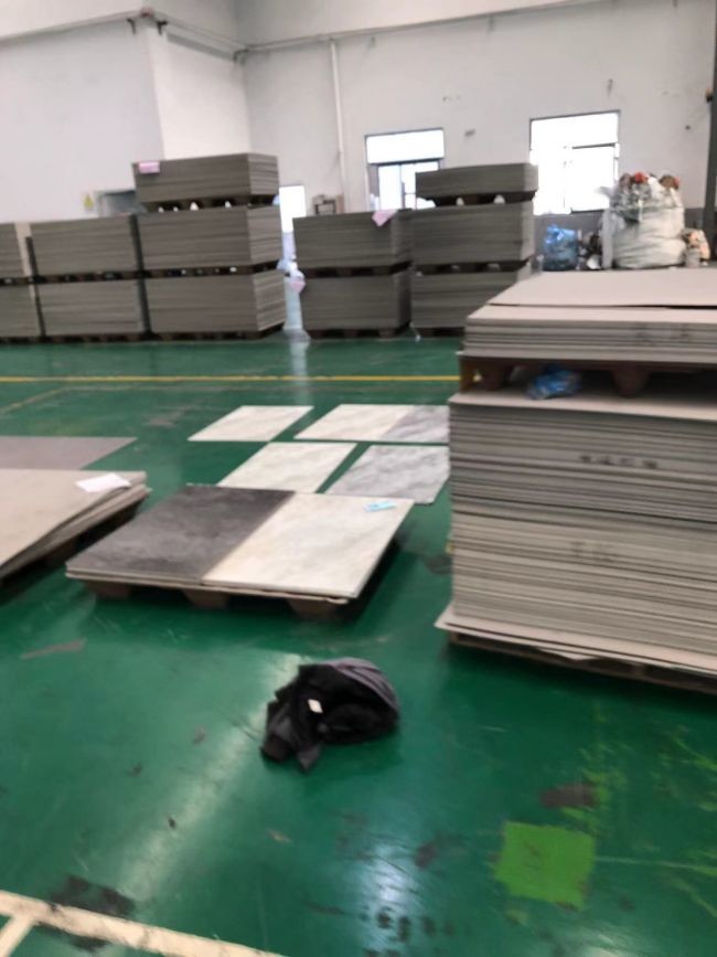 4mm 5mm 6mm Pvc Spc Flooring 1220mm 180mm Spill Stain Resistant