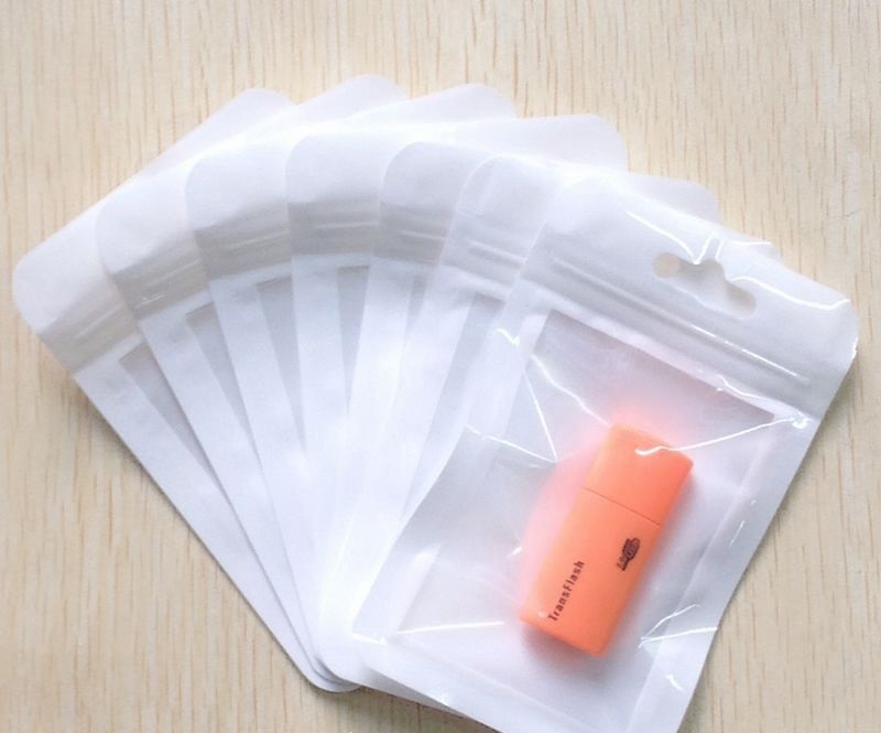 Transparent Self Seal Resealable Zipper Packaging Bag With Hang Hole
