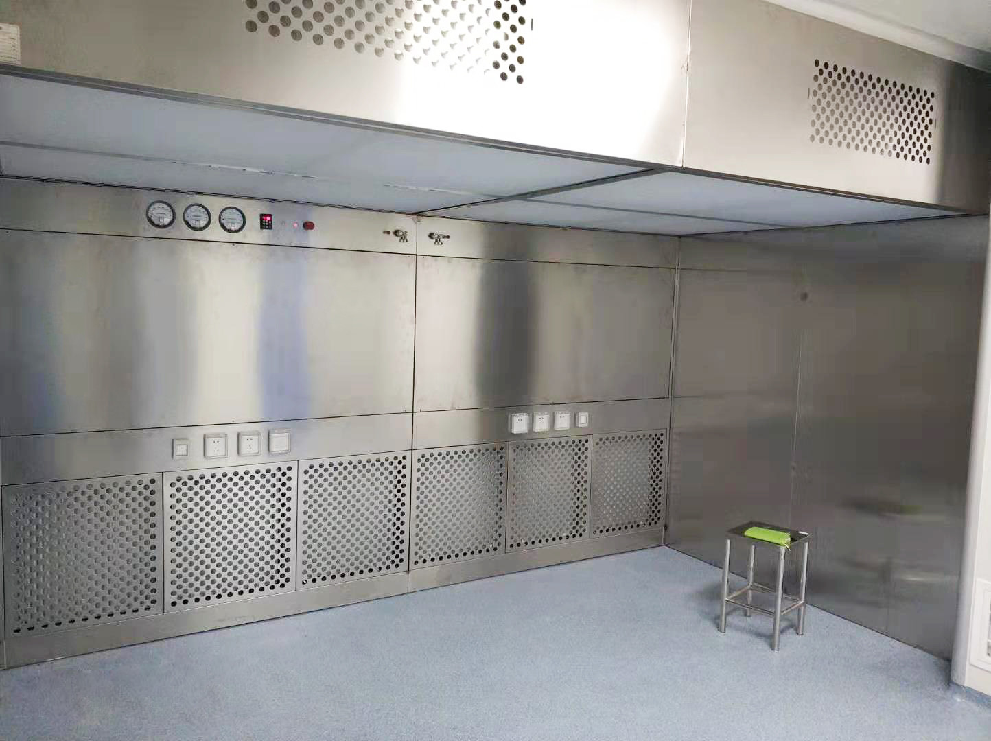 Sampling And Dispensing Booth 3000x1800x2000mm For The Negative Pressure Of The Working Area