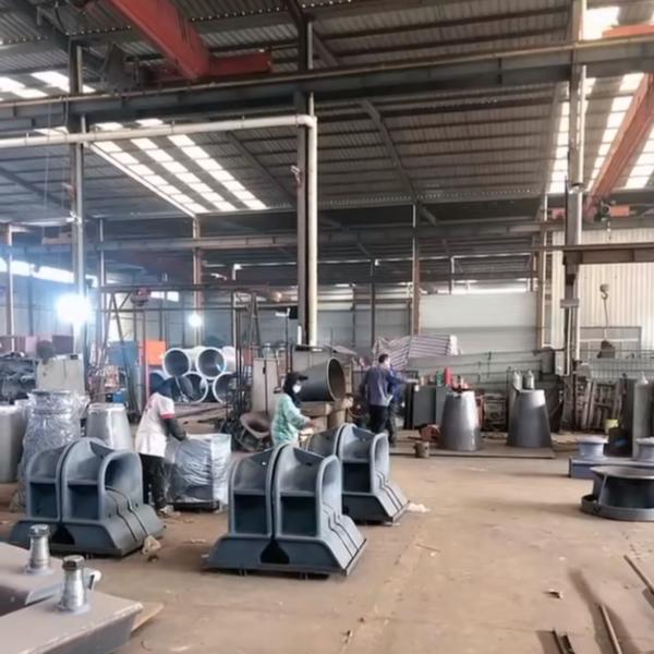 1000KN Cast Iron HT200 Boat Bollards Single Bitt Bollard Galvanized Dock Mooring