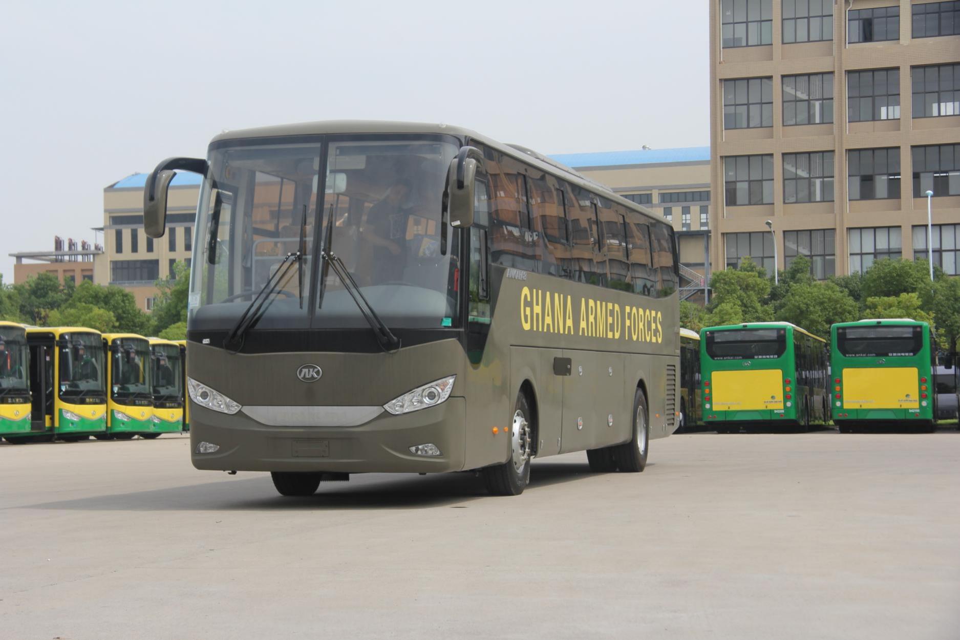 Customer's Requirement LHD Drive Type 50 Seats Diesel Bus for Luxury and Coaches