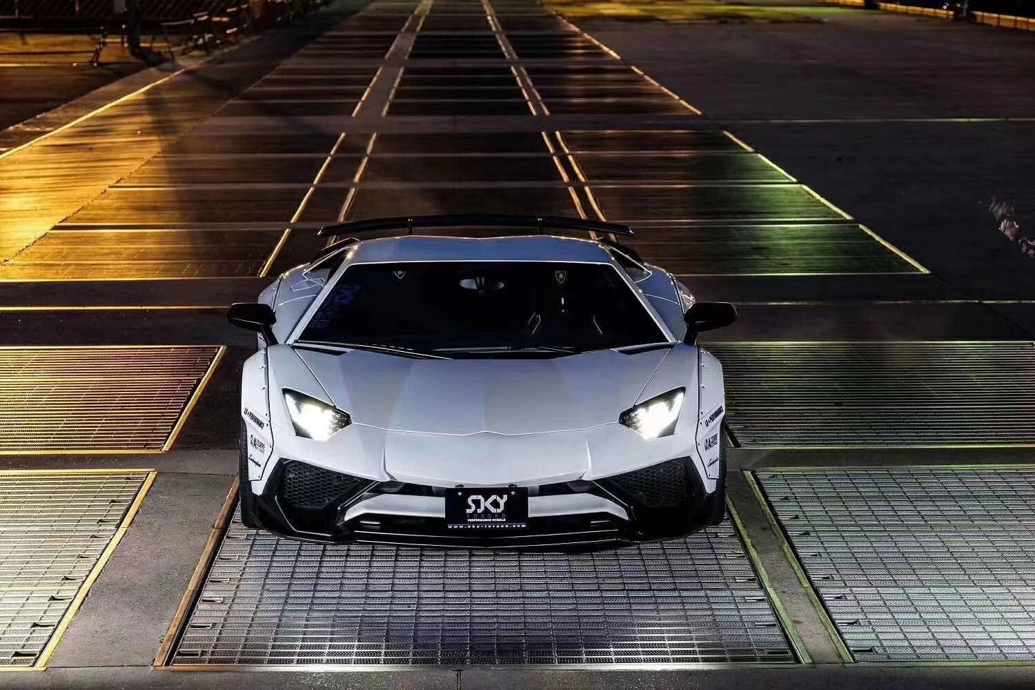 For Lamborghini Aventador LP700 Carbon Fiber Body Kit LP700 Upgraded LB-style Side Skirt Spoiler Wheel Arch