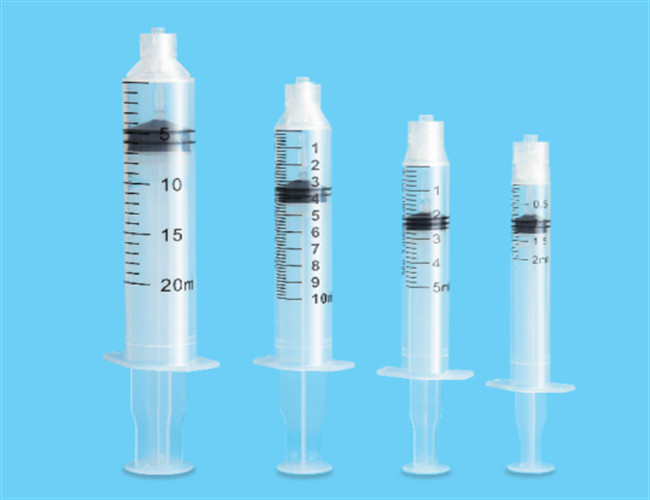 EO Sterilization Disposable Safety Syringe With Retractable Needle 2ml 3ml 5ml
