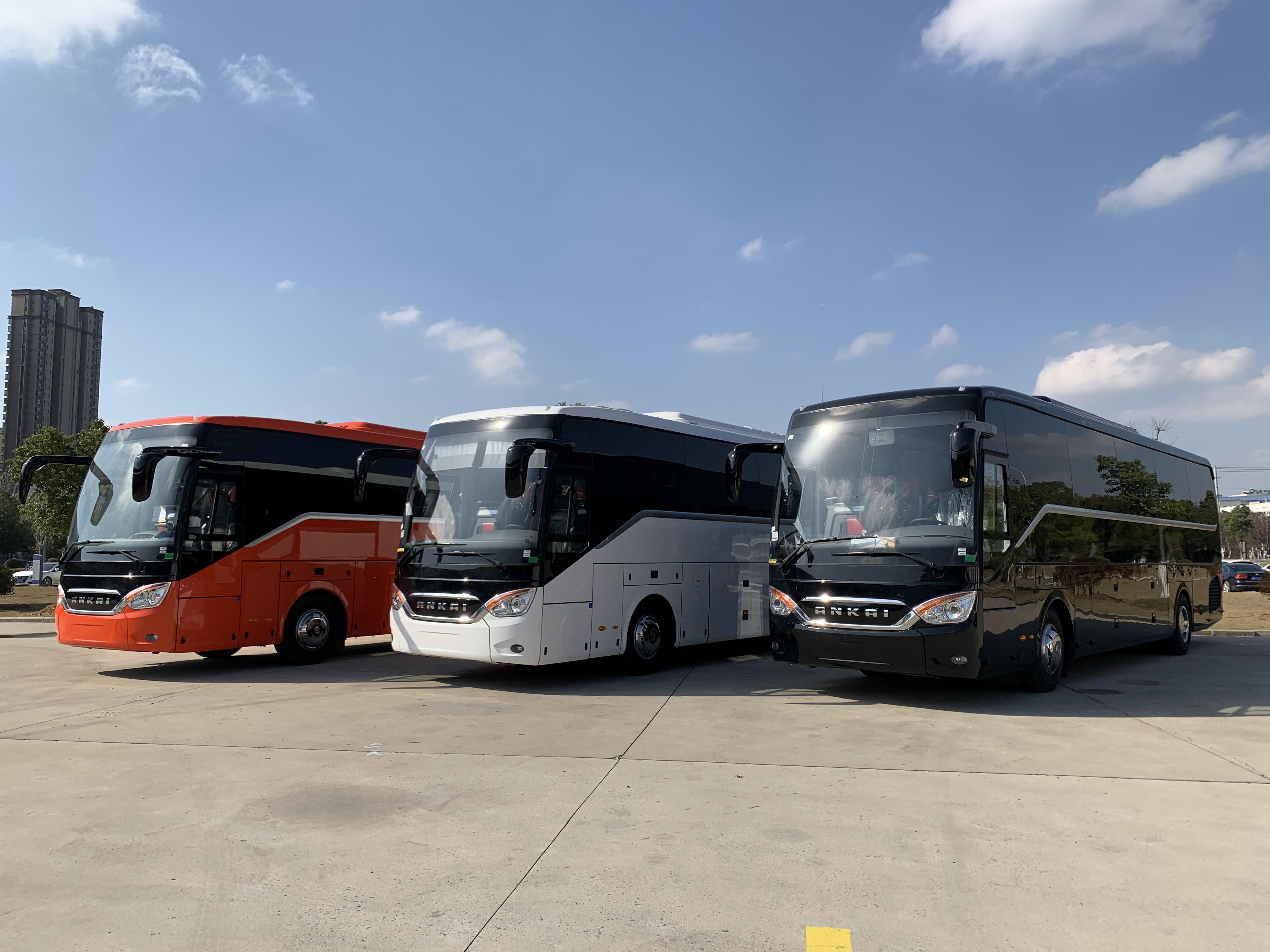 Good 51 Seats Diesel Buses Coaches for Public Bus Euro 5 Emission Standard