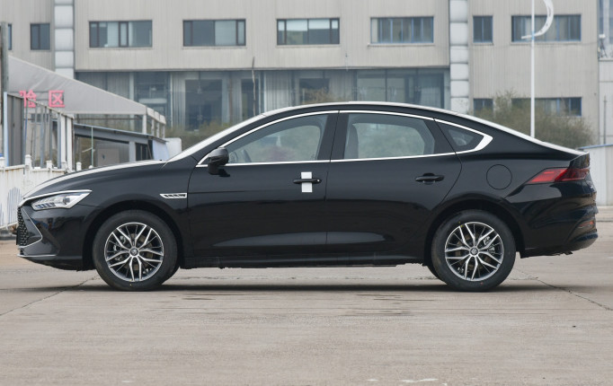 BYD Qin Plus 2023 Champion Version DM-I 120km Leading Model Plug In Hybrid Compact Car