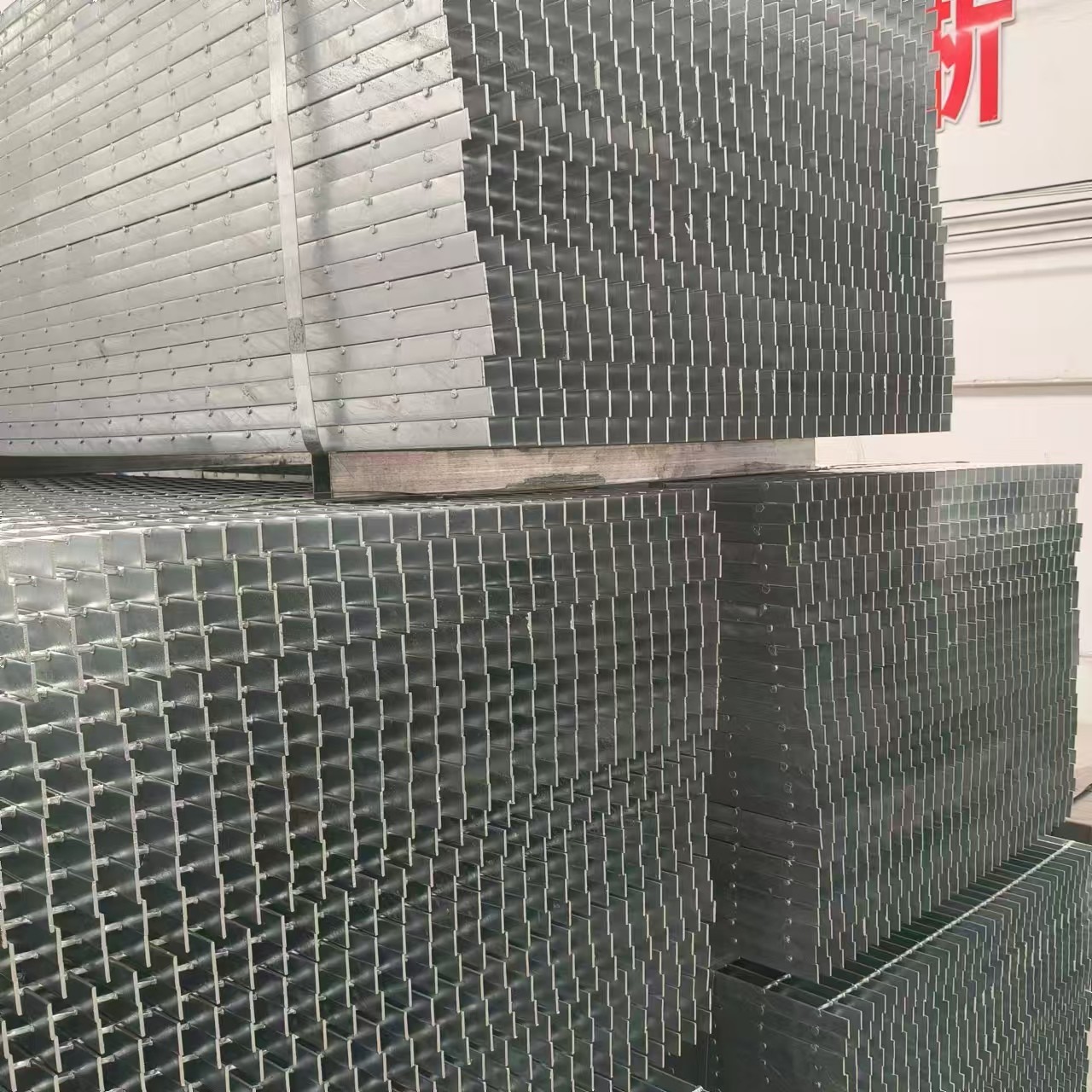 Industrial Steel Grating Versatile and Long-Lasting for Your Business Needs